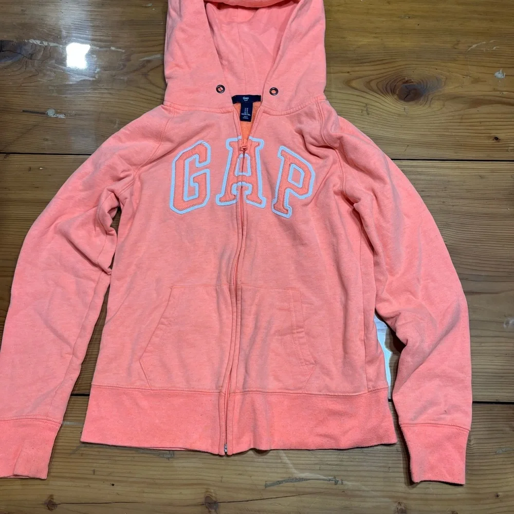 GAP Coral Hoodie - Picture 1 of 2